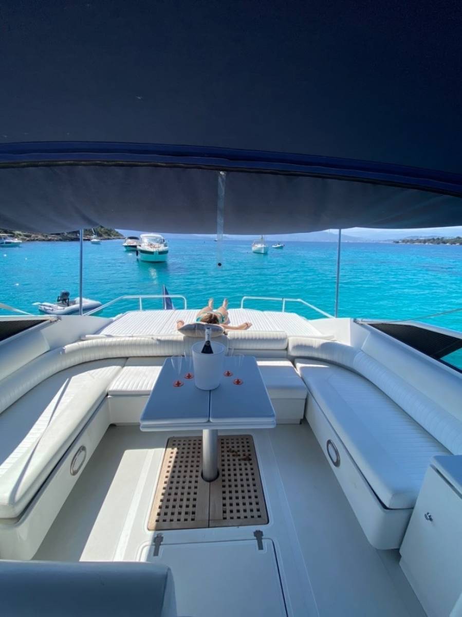 Location bateau haut de gamme pour anniversaire Cannes 