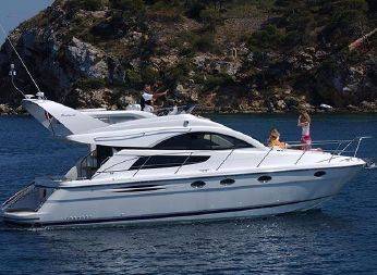 location bateau entre amis pour visiter les îles de Lérins en face de Cannes